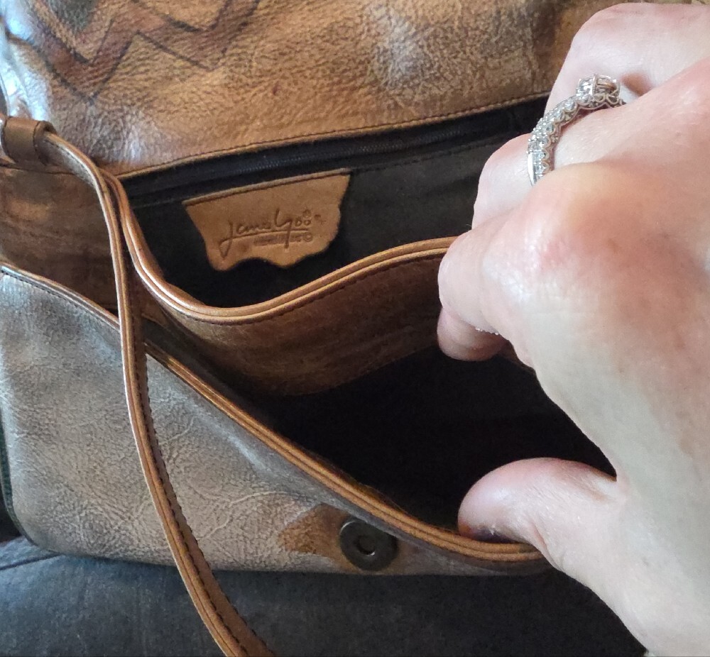 Jane Yoo Abstract Vintage Leather Purse - Picture 8 of 12